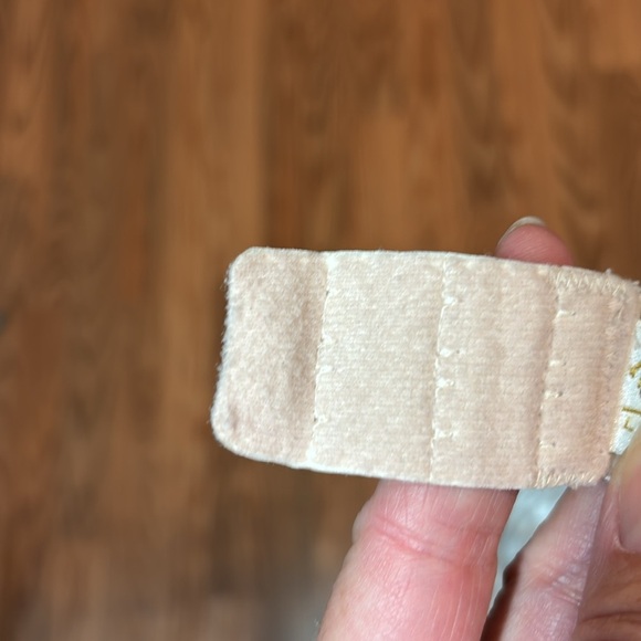 Vintage 70’s Oscar de la Renta Cream Lace Bra Full Coverage, 34C - Picture 5 of 9